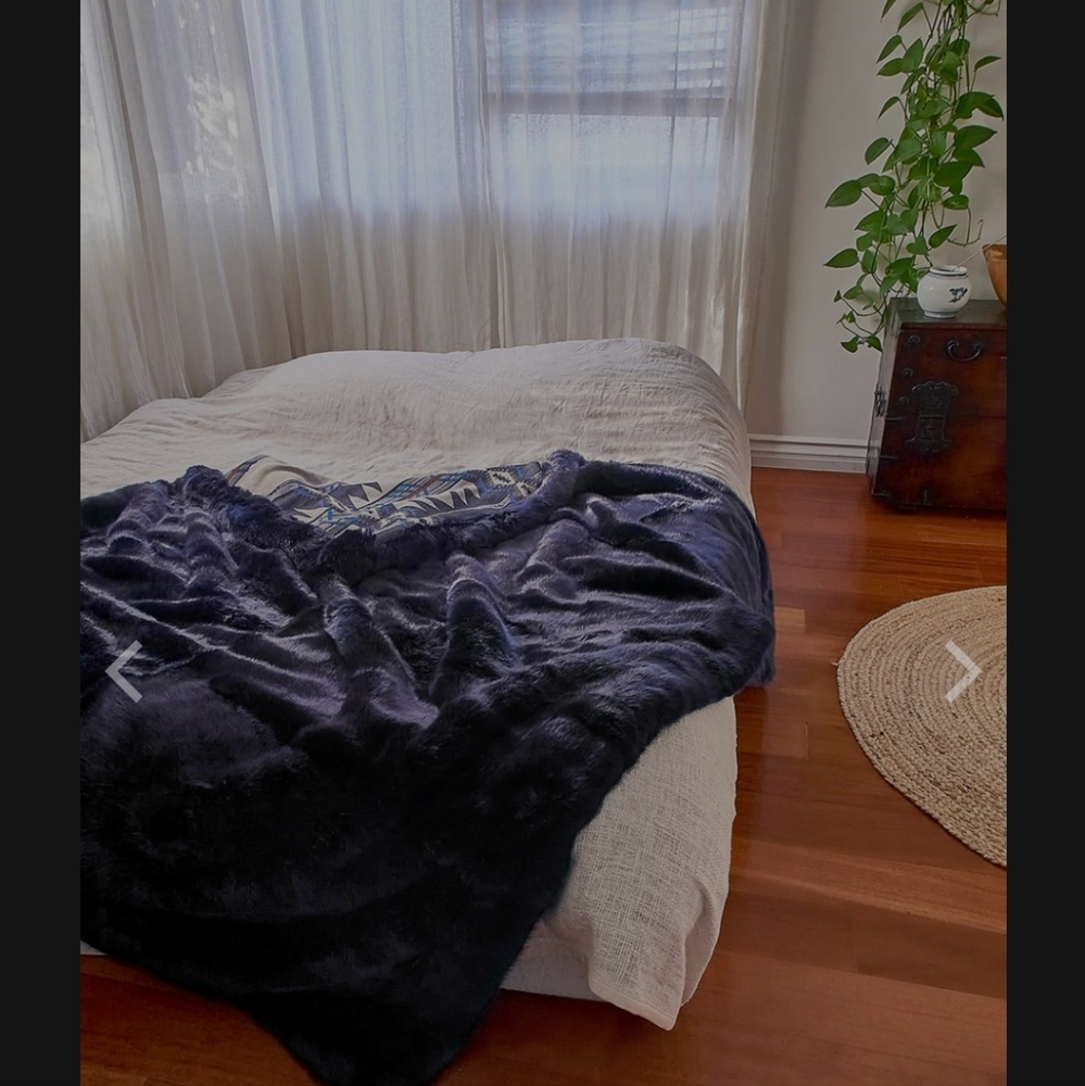 SpiritHoods Faux Fur Throw Blanket